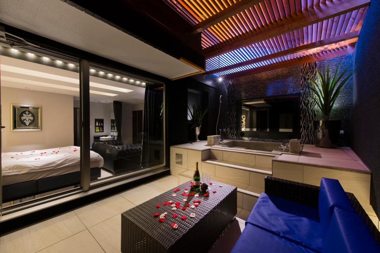 Hotel Moana Shinjuku (Adults Only) Tokio Buitenkant foto
